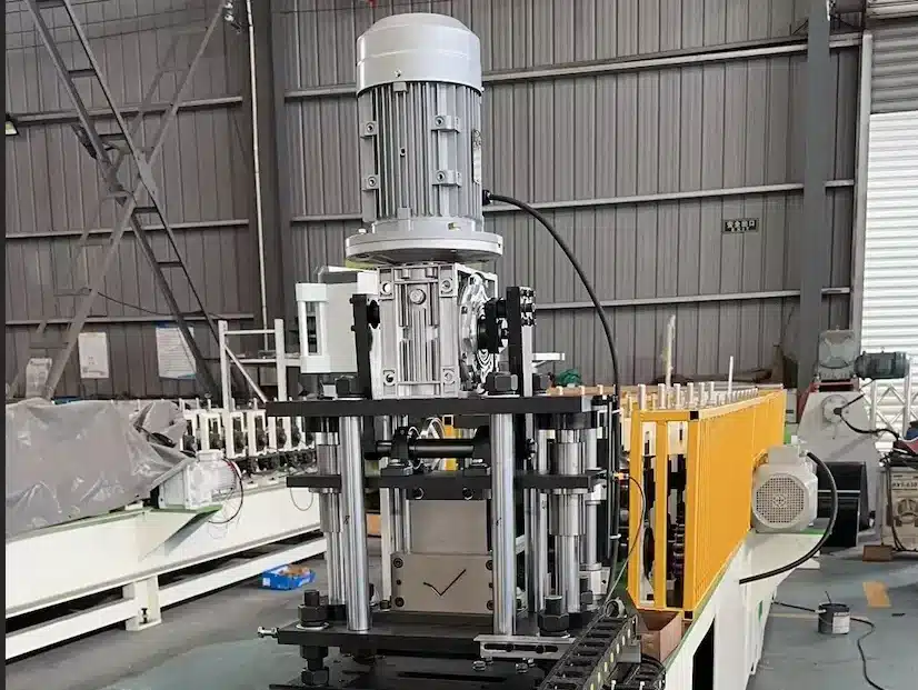cortador de máquina de formação de rolos de borda de gotejamento