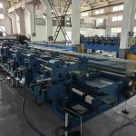 Perfis C de aço conformados a frio, produzidos pela máquina de perfis leves de aço Beli, prontos para aplicações estruturais de alta precisão.