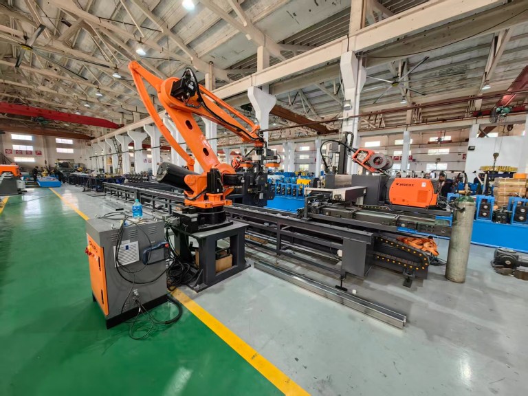 Máquina formadora de rollos de vigas de caja completamente automática